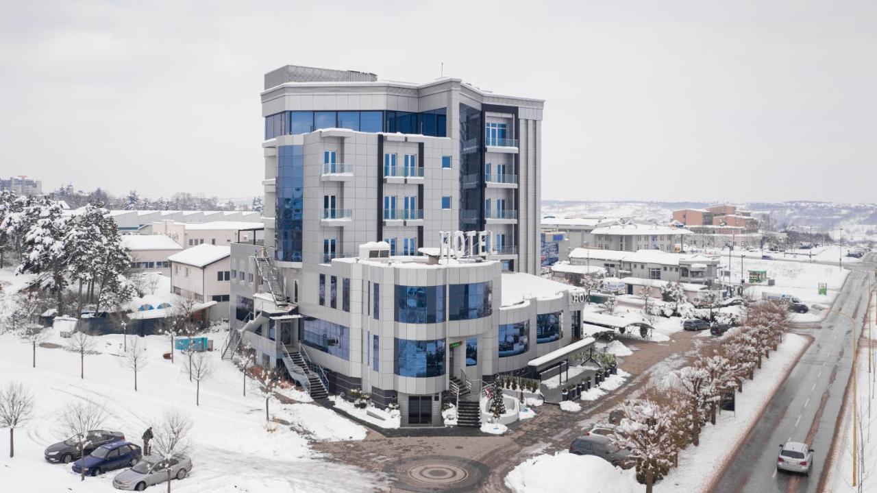 Hotel Zeneva Lux Kragujevac Exterior photo