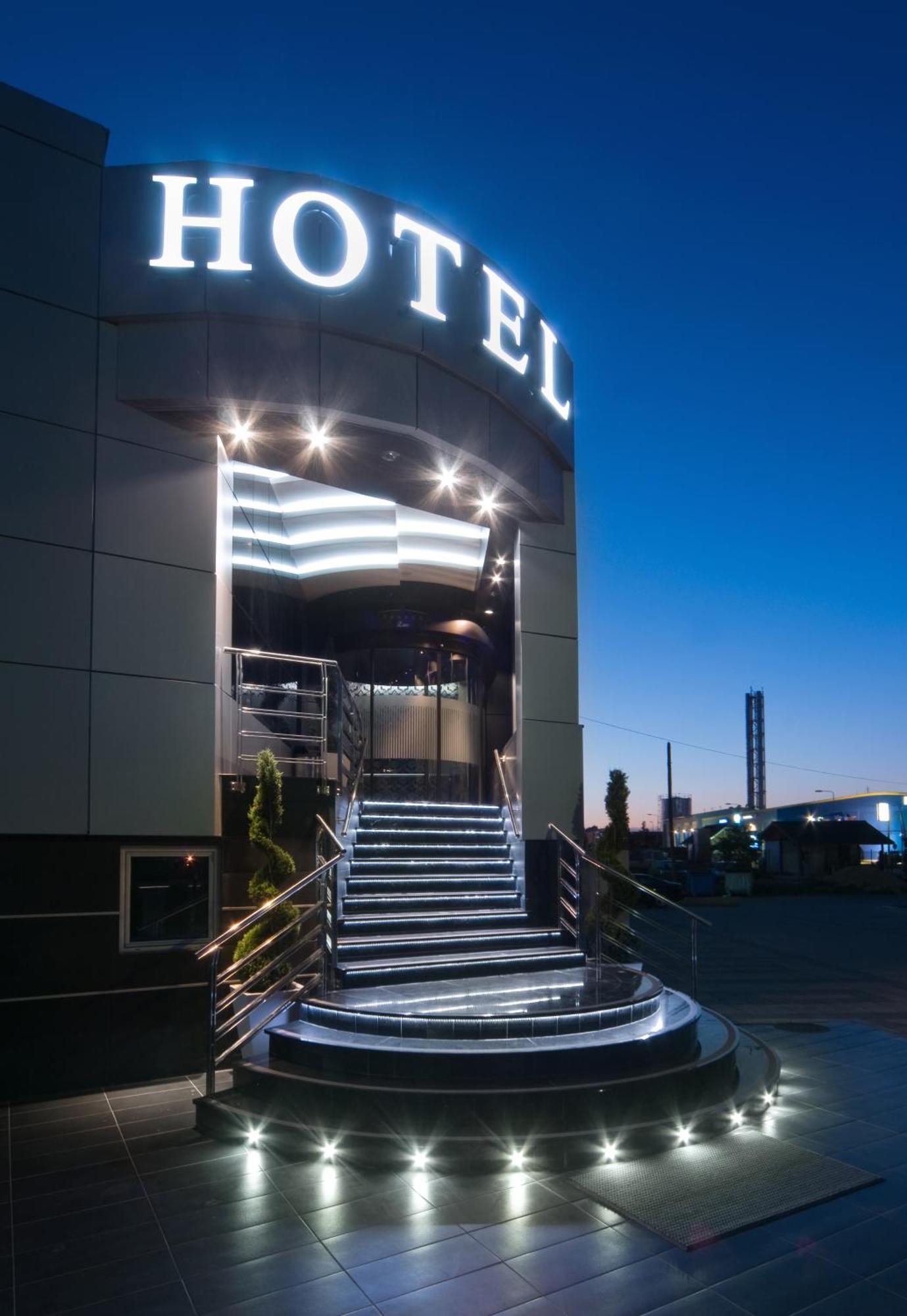 Hotel Zeneva Lux Kragujevac Exterior photo